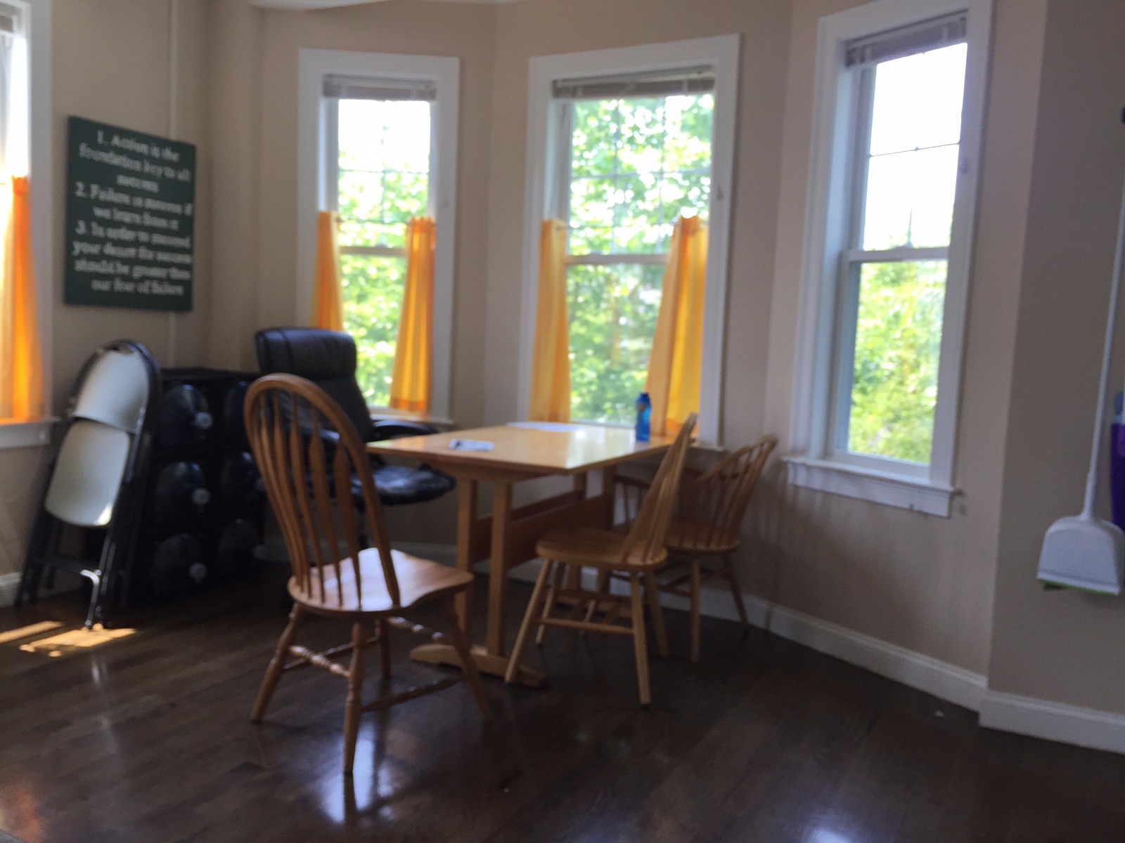 3 bed, 1 bath apartment for rent at 1 Buckley Ave Unit 3, Jamaica Plain — photo 4 of 5