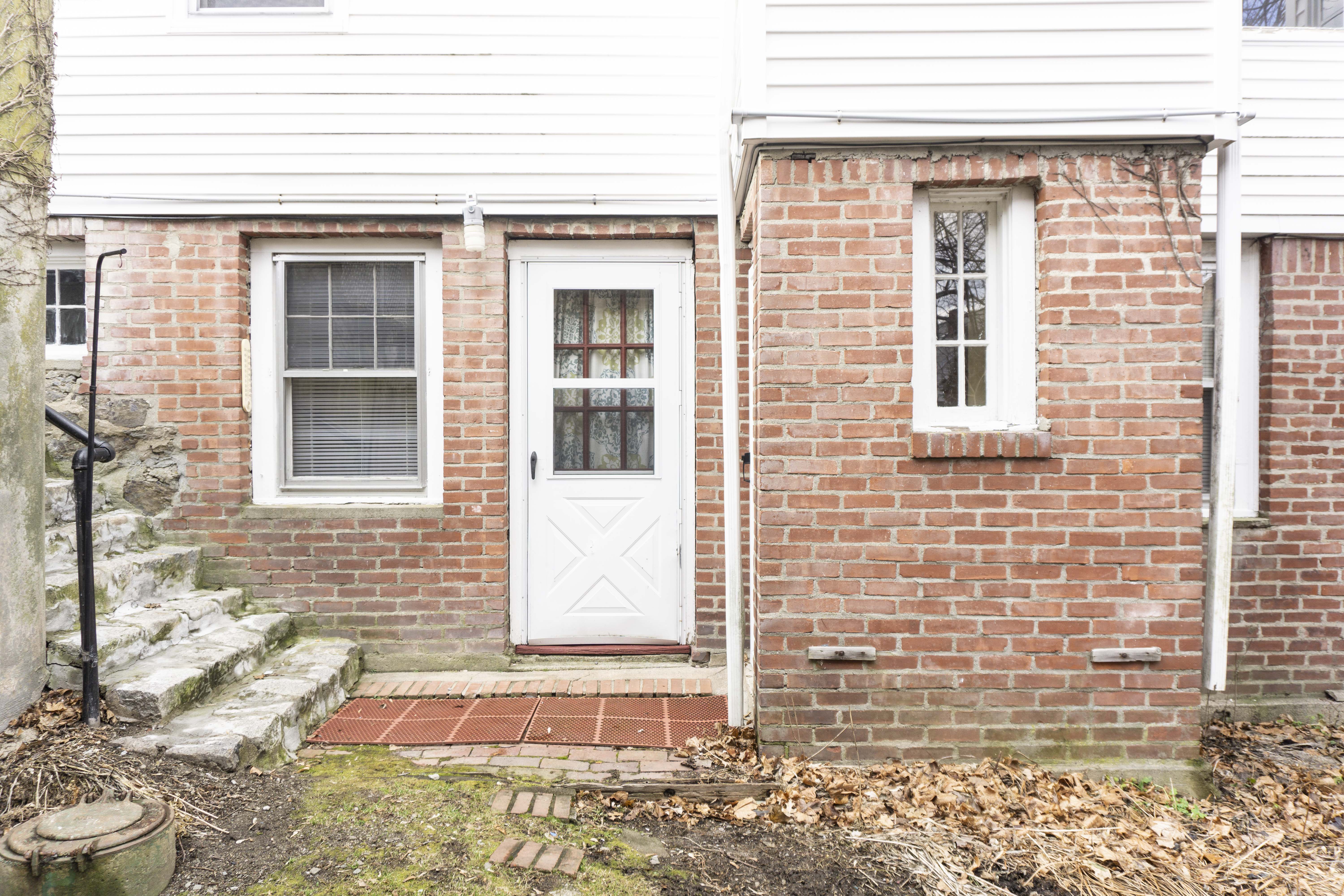 Studio bed, 1 bath apartment for rent at 101 Nonantum St Unit A, Brighton