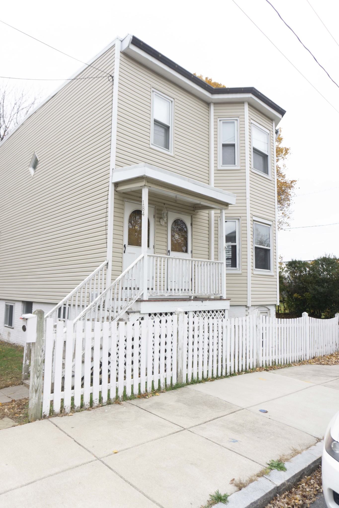 5 bed, 2 bath apartment for rent at 184 Cowper St Unit 2, East Boston — photo 7 of 8