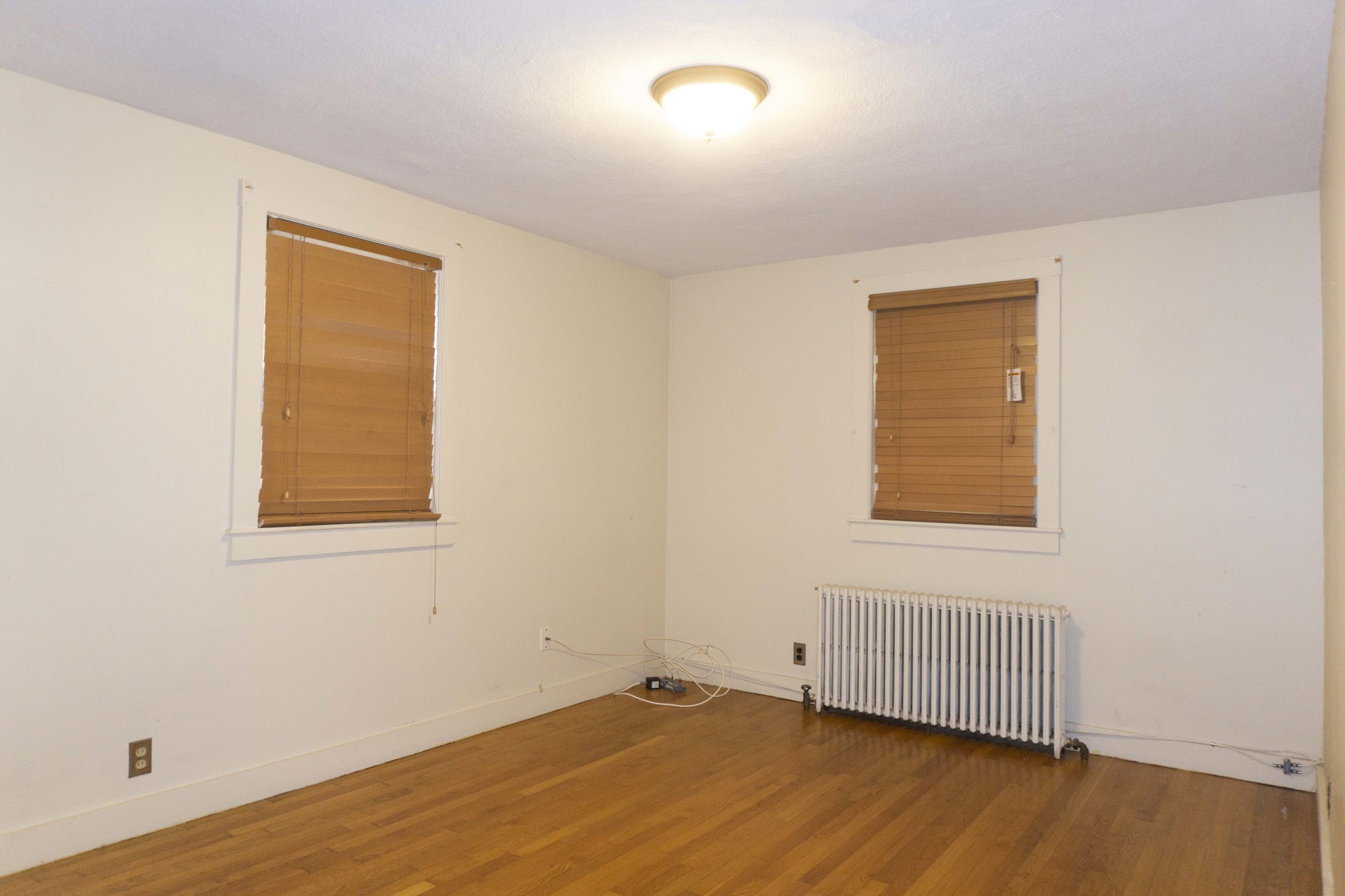 5 bed, 2 bath apartment for rent at 184 Cowper St Unit 2, East Boston — photo 3 of 8