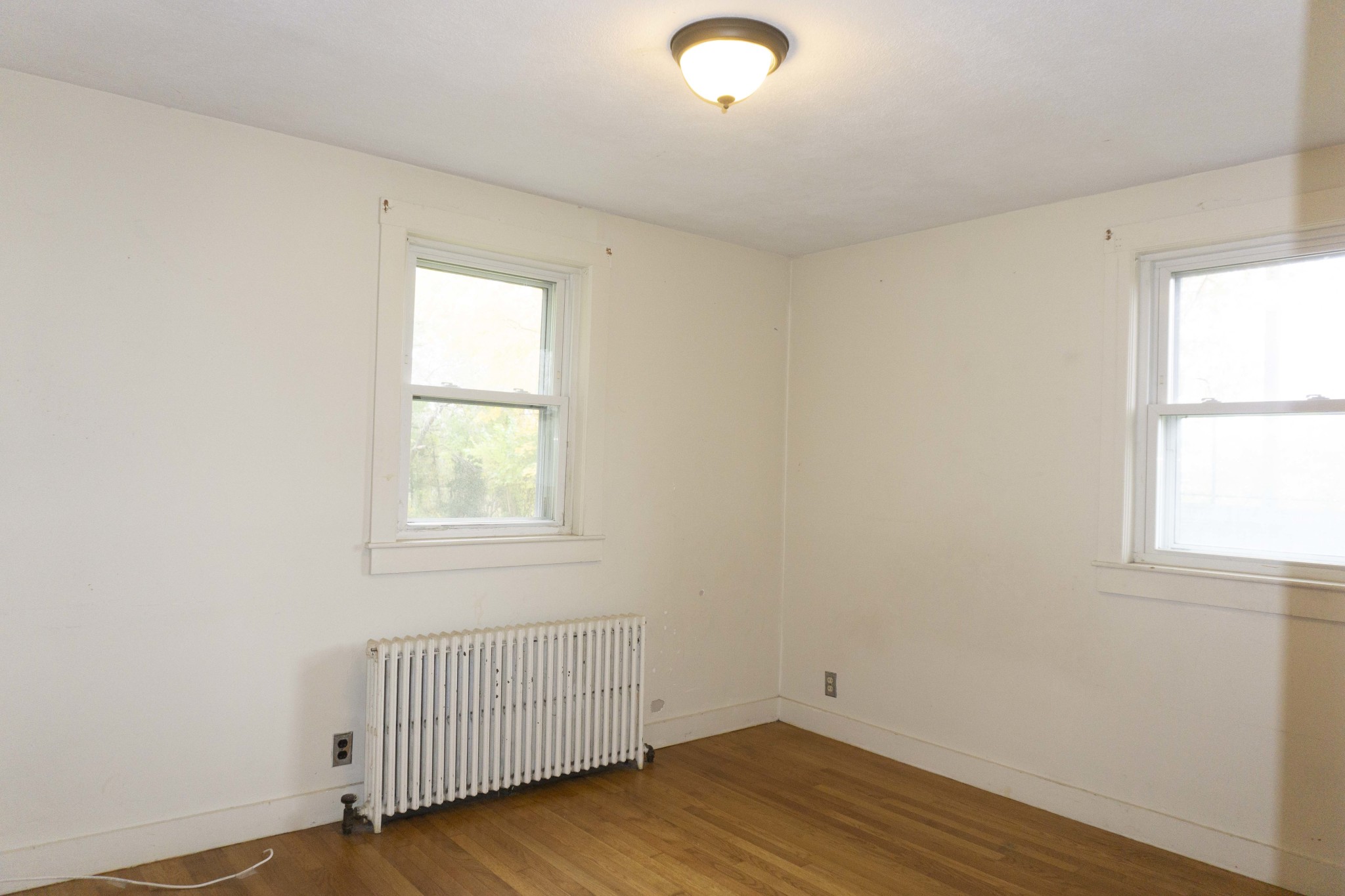 5 bed, 2 bath apartment for rent at 184 Cowper St Unit 2, East Boston — photo 4 of 8