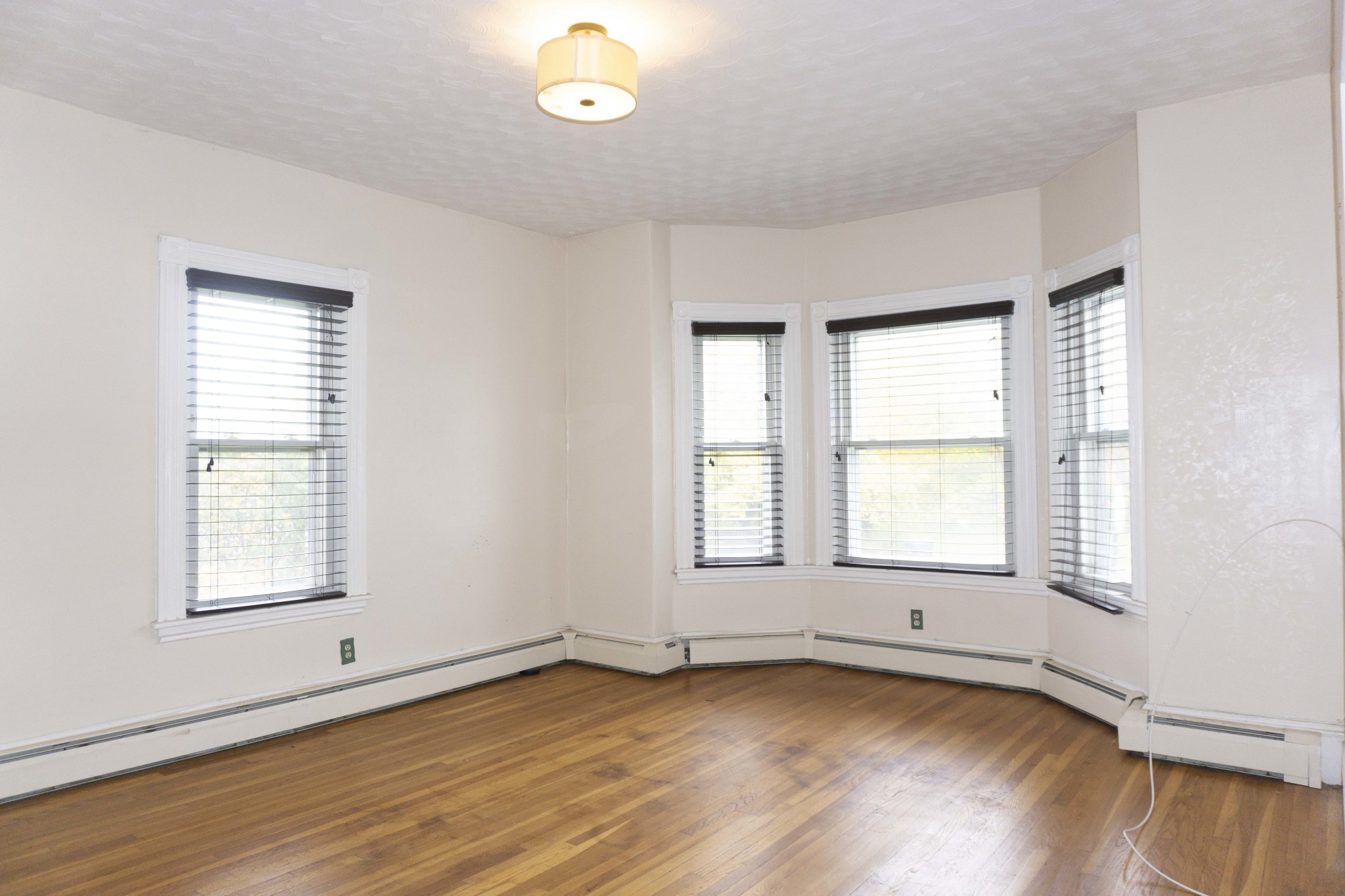 5 bed, 2 bath apartment for rent at 184 Cowper St Unit 2, East Boston — photo 5 of 8