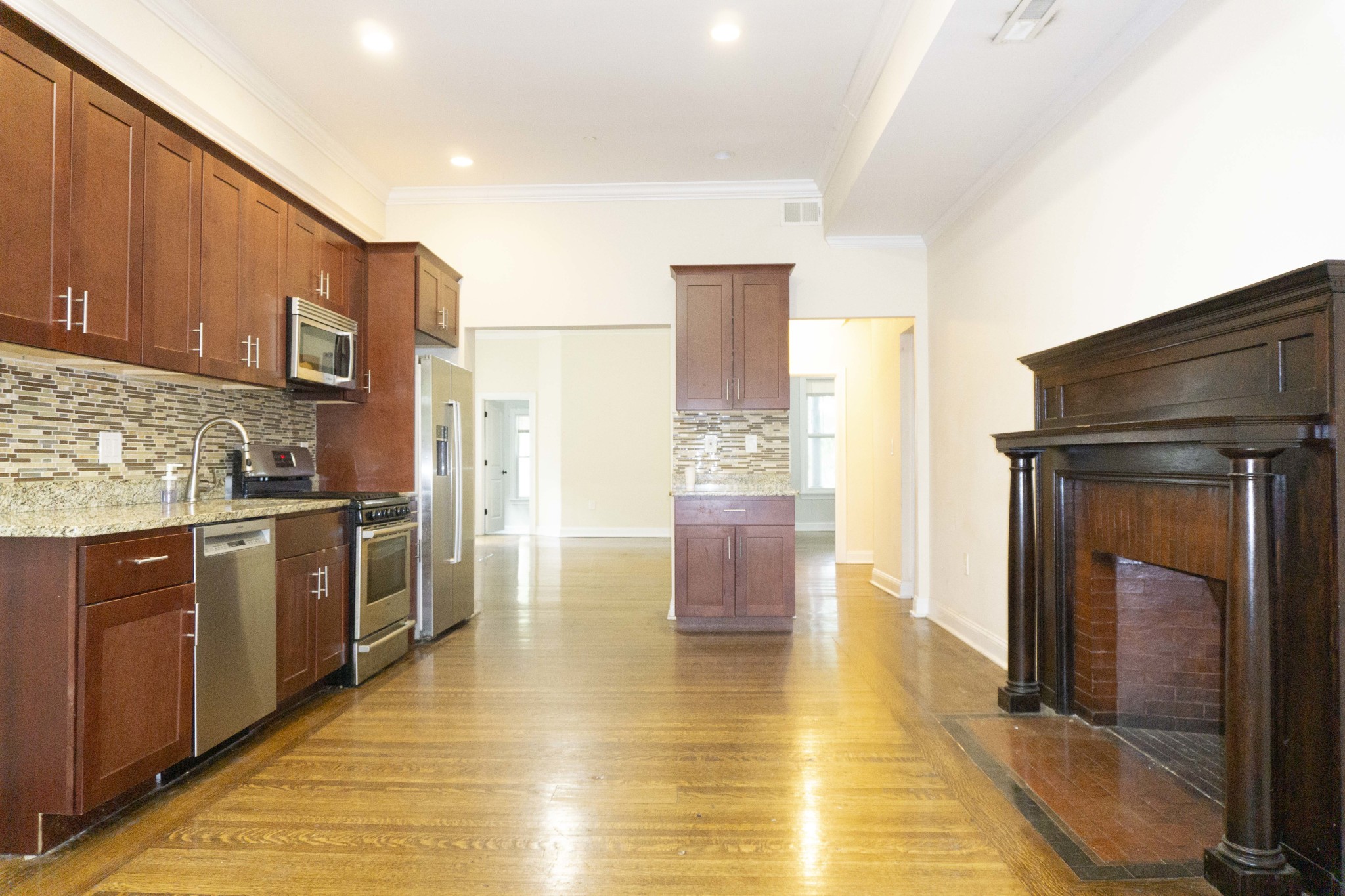 4 bed, 2 bath apartment for rent at 18 Robeson St Unit 1, Jamaica Plain — photo 3 of 13