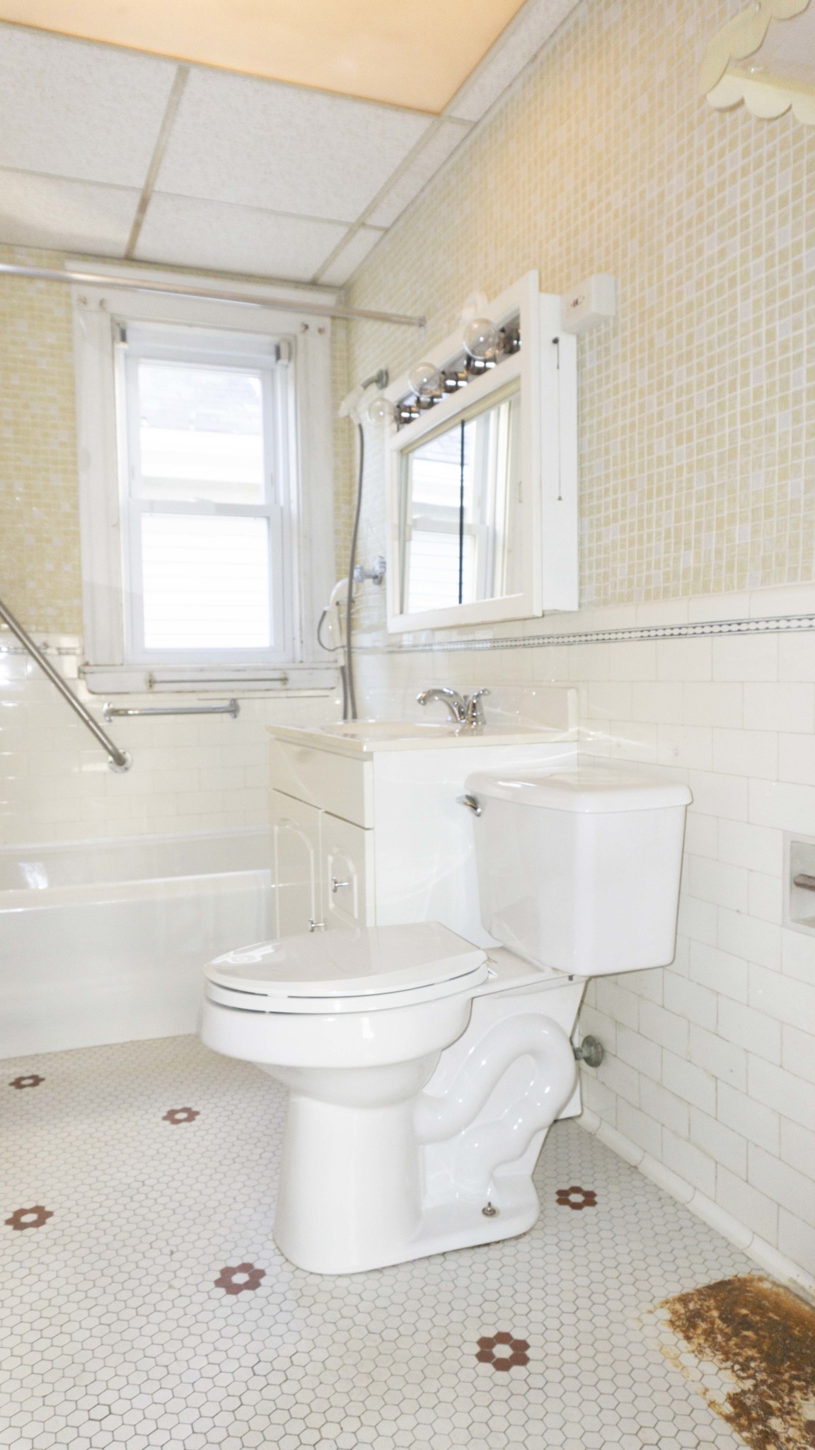 3 bed, 1 bath apartment for rent at 472474 Western Ave Unit 472, Brighton — photo 6 of 6