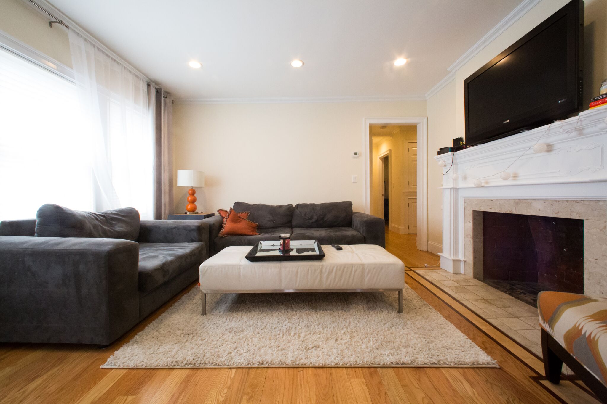 4 bed, 2 bath apartment for rent at 3537 Beaconsfield St Unit 1, Washington Square — photo 4 of 17