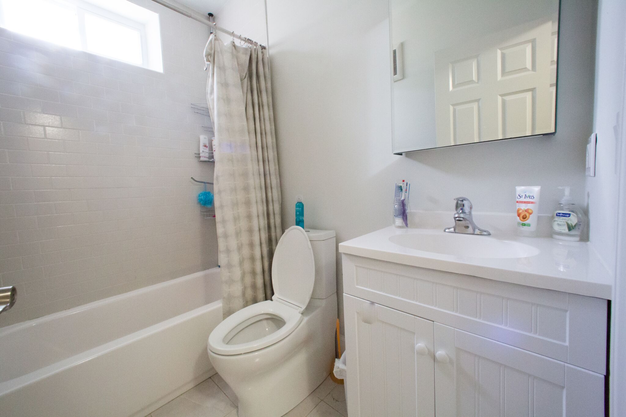 4 bed, 2 bath apartment for rent at 3537 Beaconsfield St Unit 1, Washington Square — photo 15 of 17
