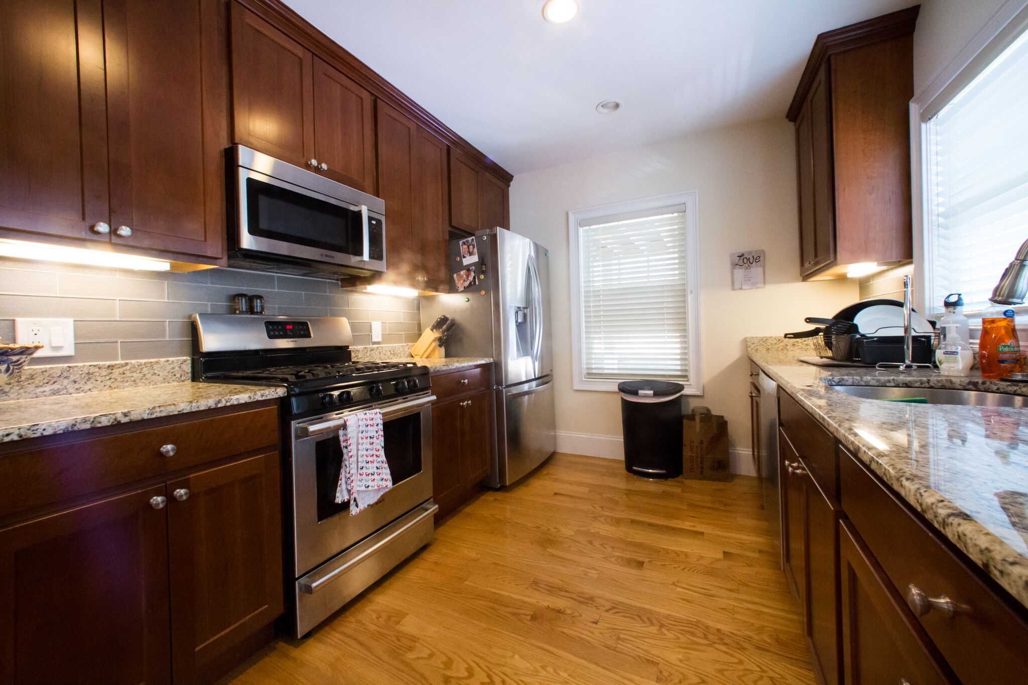 4 bed, 2 bath apartment for rent at 3537 Beaconsfield St Unit 1, Washington Square — photo 2 of 17