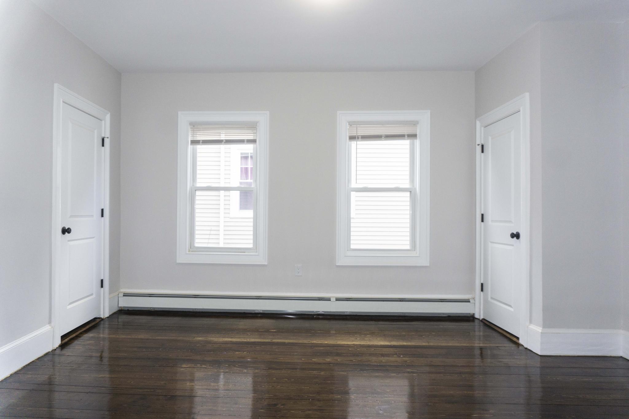 3 bed, 1 bath apartment for rent at 3147-3149 Washington St Unit 3, Jamaica Plain — photo 4 of 8