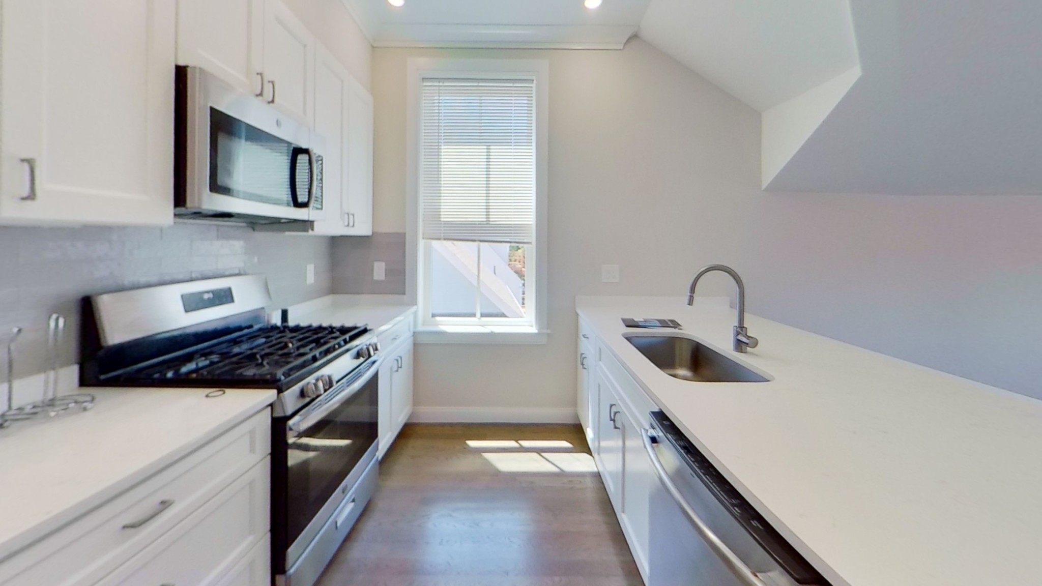 79 Linden St, Brighton