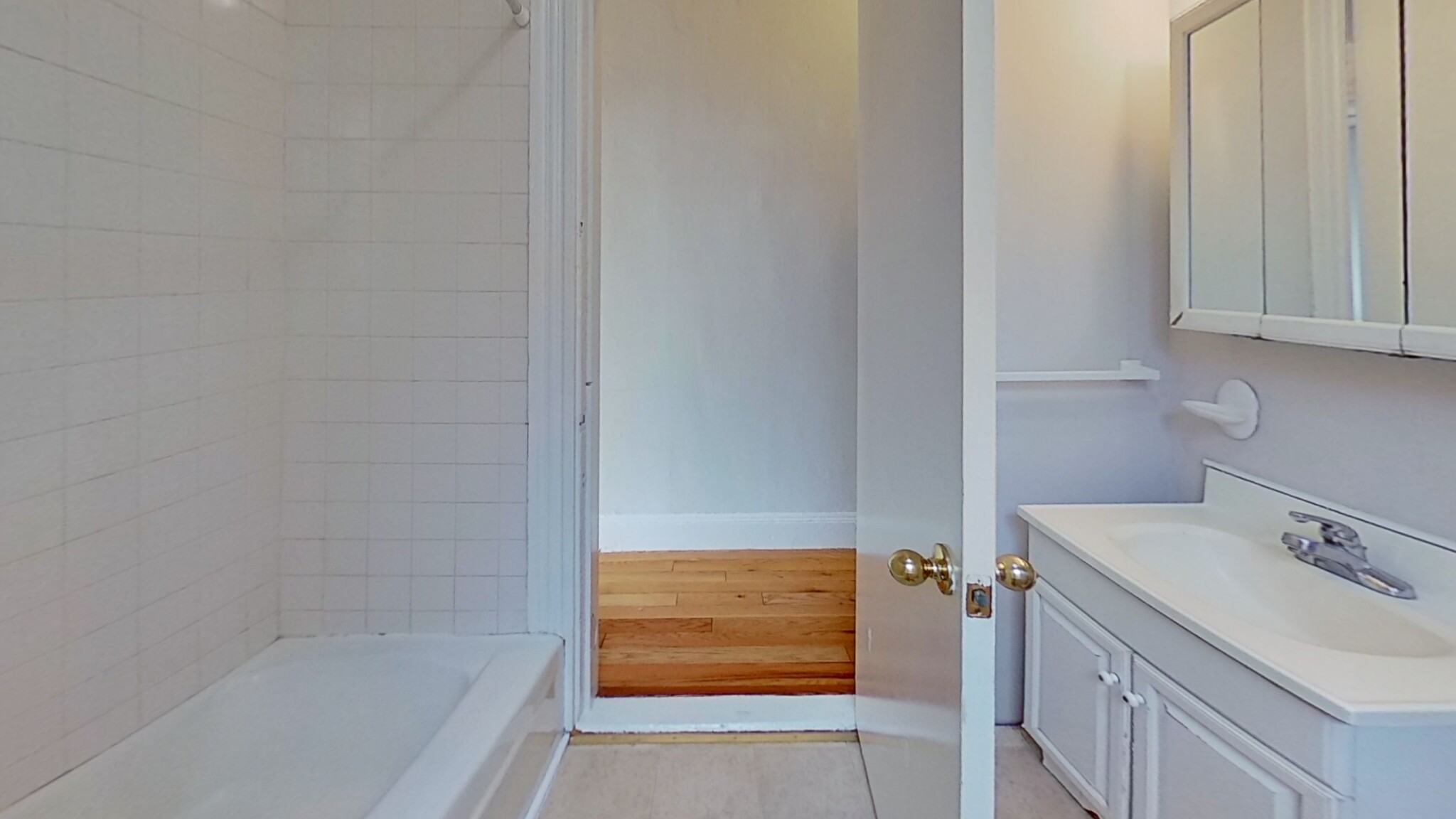1 bed, 1 bath apartment for rent at 1 Linden St Unit 4B, Allston — photo 3 of 5