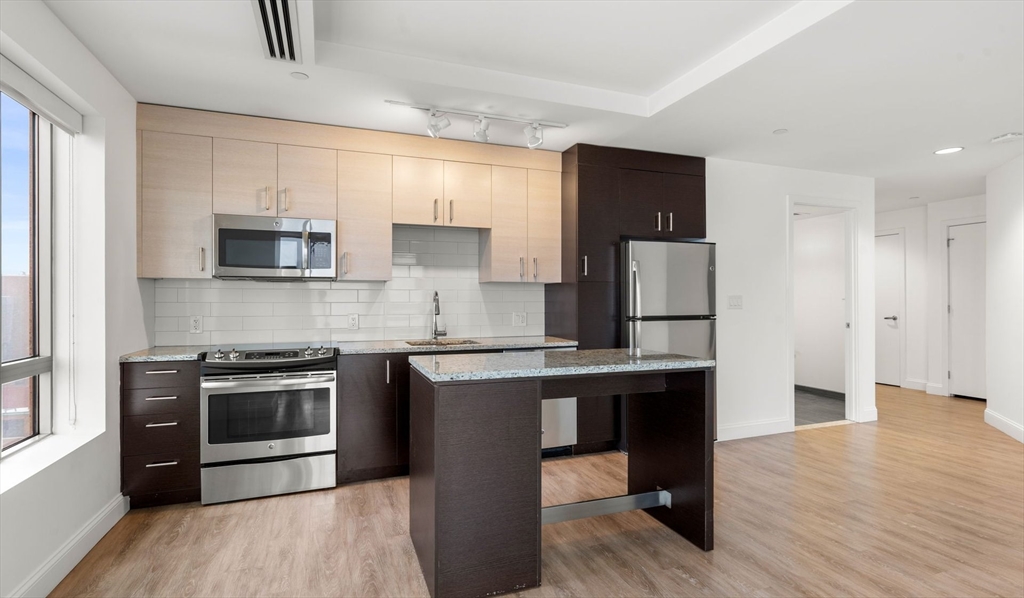 99 Kneeland St, Chinatown