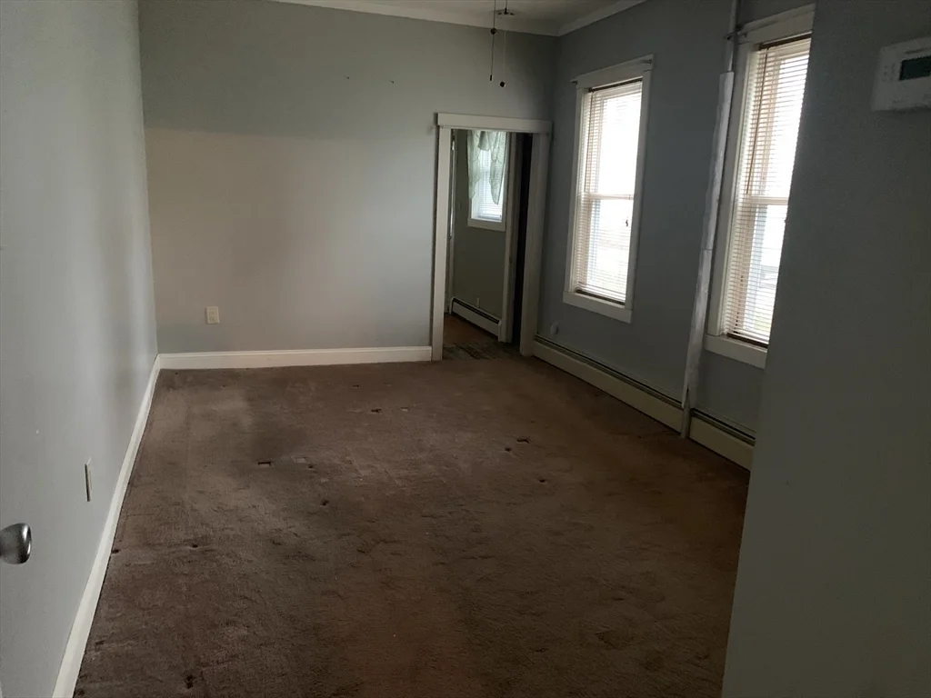 293 Linden St, Fall River