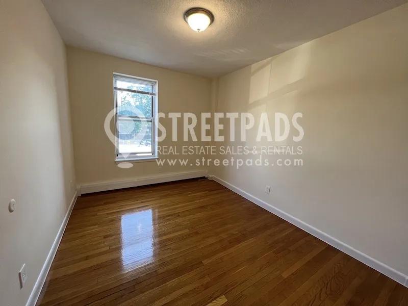 172 North Beacon St, Brighton