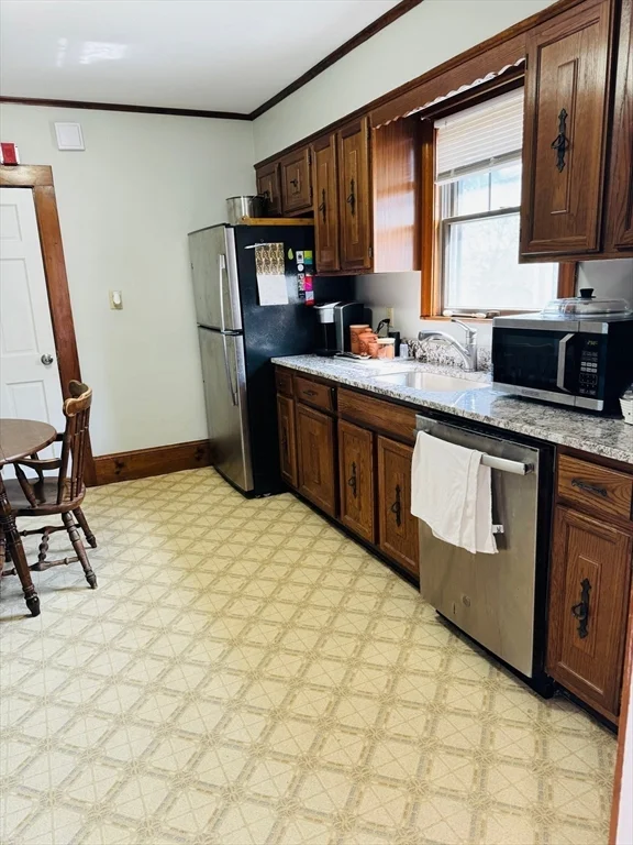 43 Chapman St, Watertown