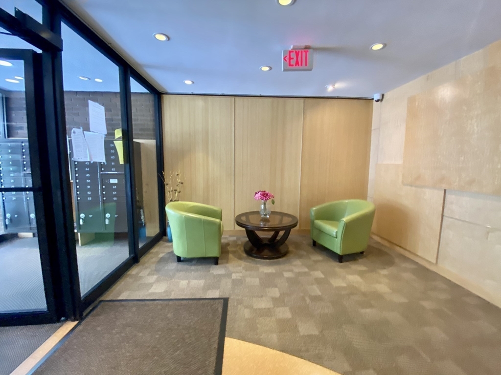 20 Stearns Rd, Coolidge Corner