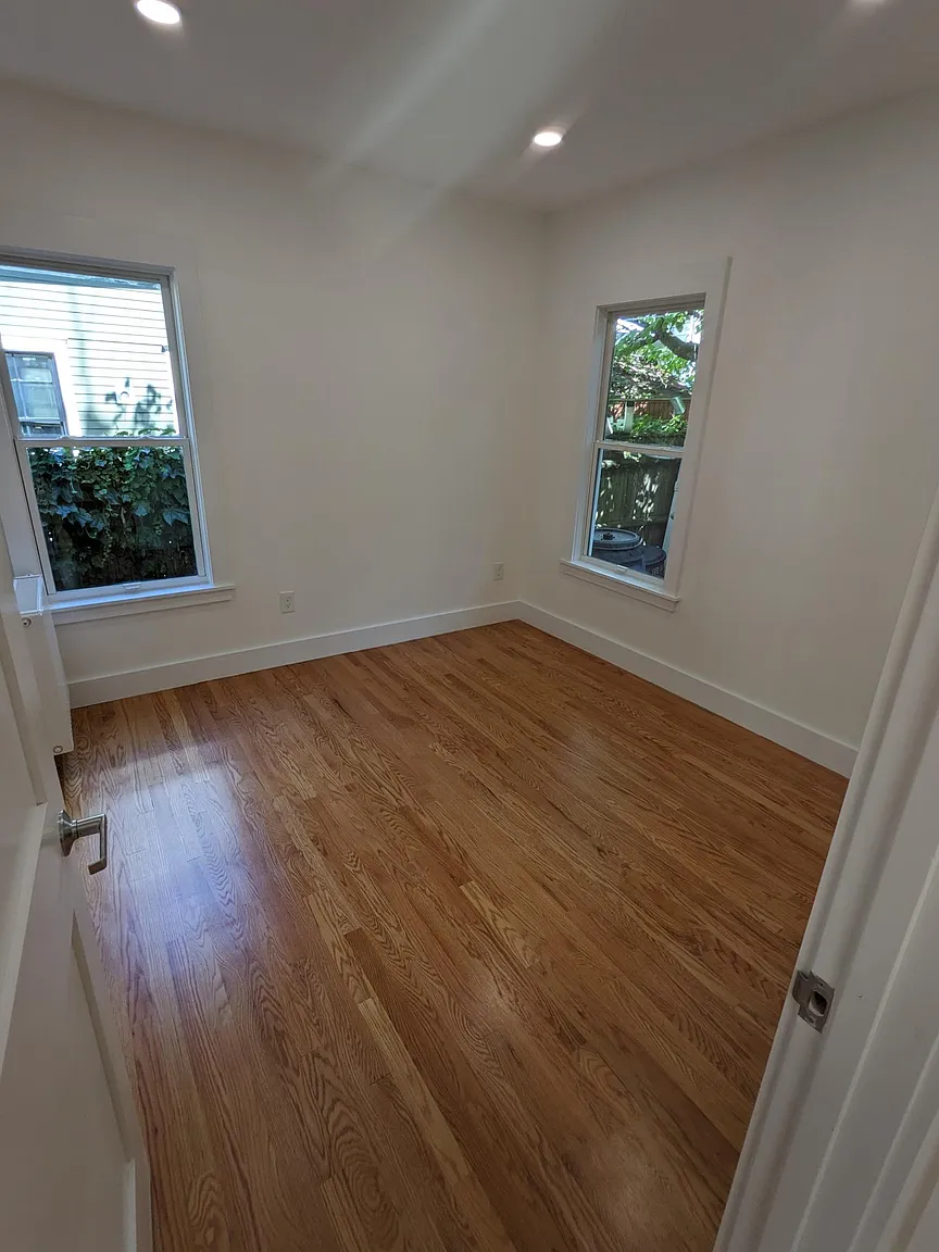 14 Myrtle Ave, Mid-Cambridge