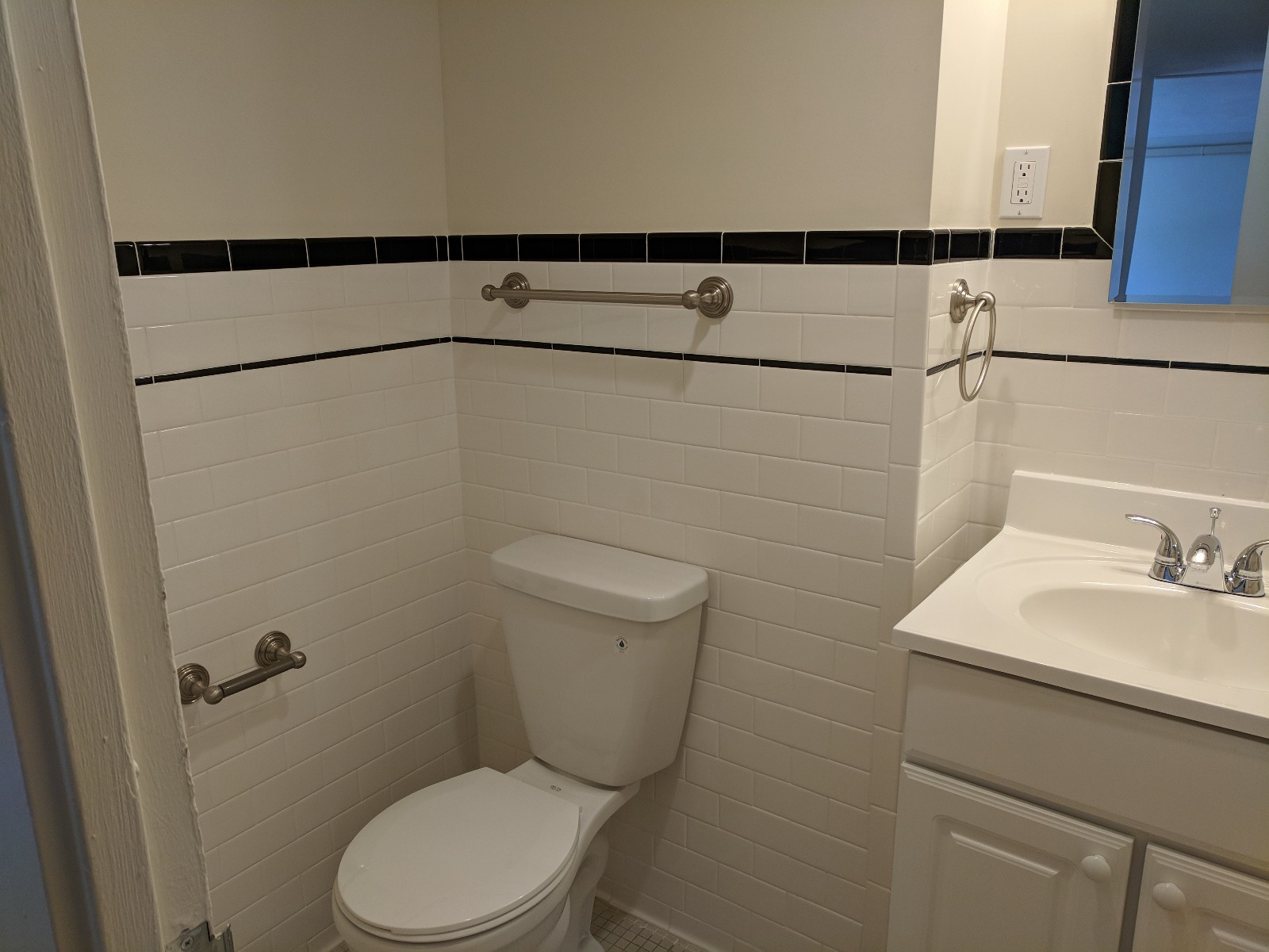 101 Monmouth St, Longwood