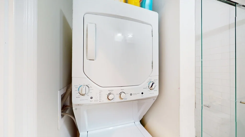 101 Chelsea St, East Boston