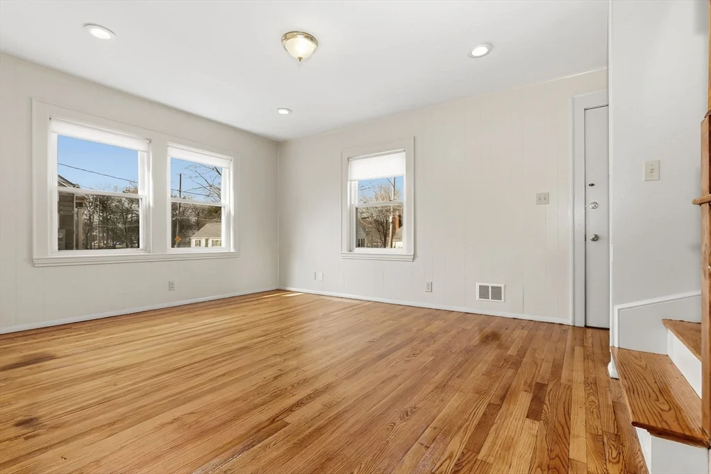 324 Lowel St, Peabody