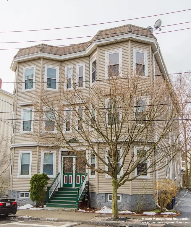 126 Minden St, Jamaica Plain