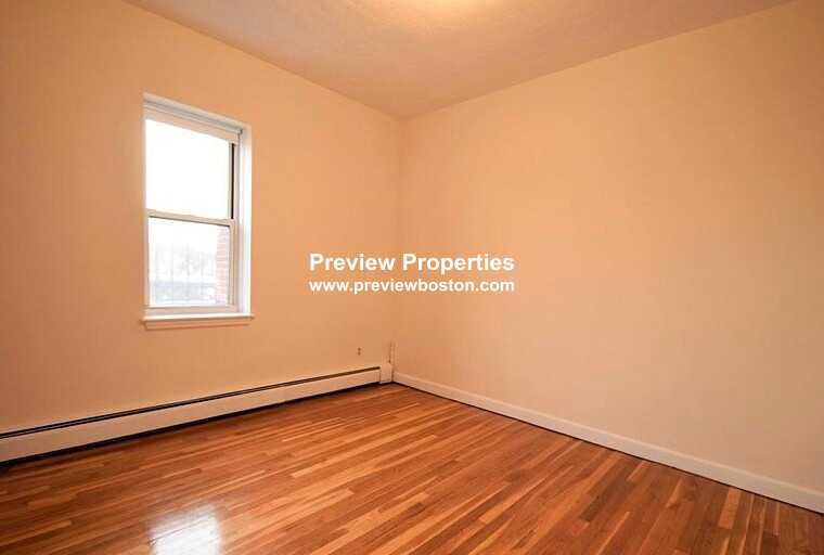 176 North Beacon St, Brighton