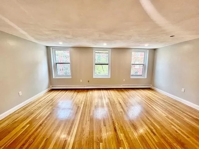 2 bed, 1 bath apartment for rent at 109 Fulton St Unit 3, North End — photo 3 of 17