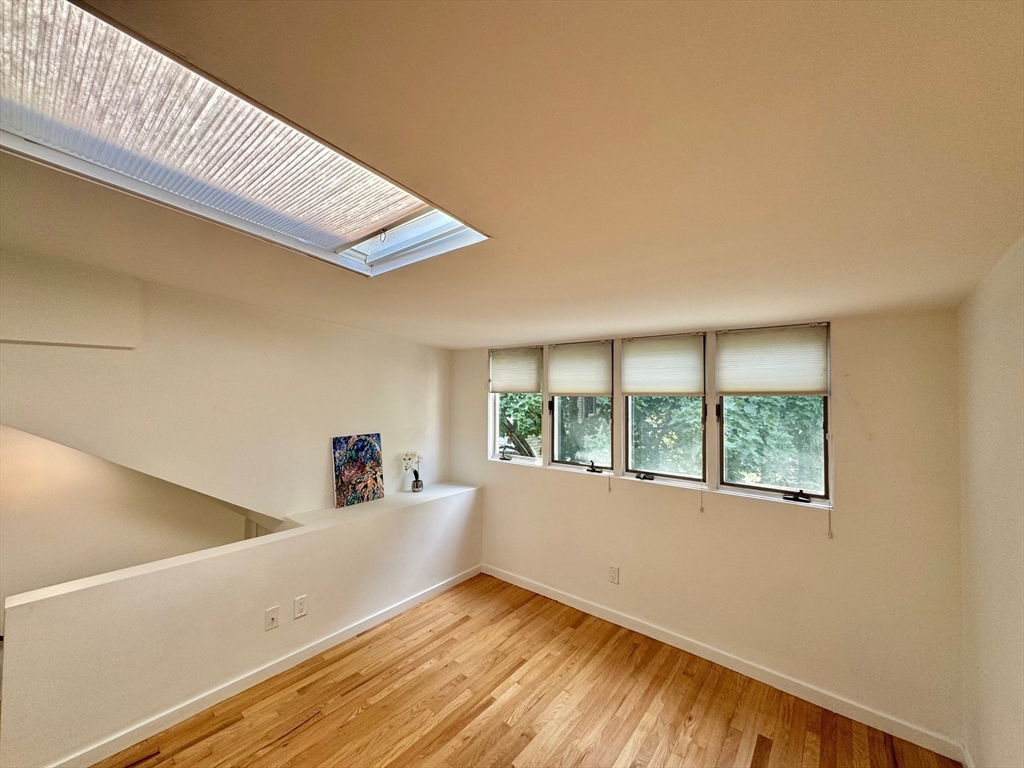 1001 Memorial Dr, Riverside