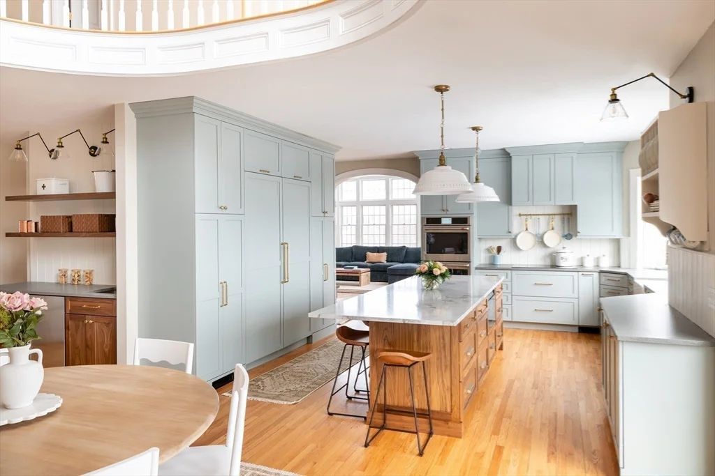 63 Skyfields Dr, Groton