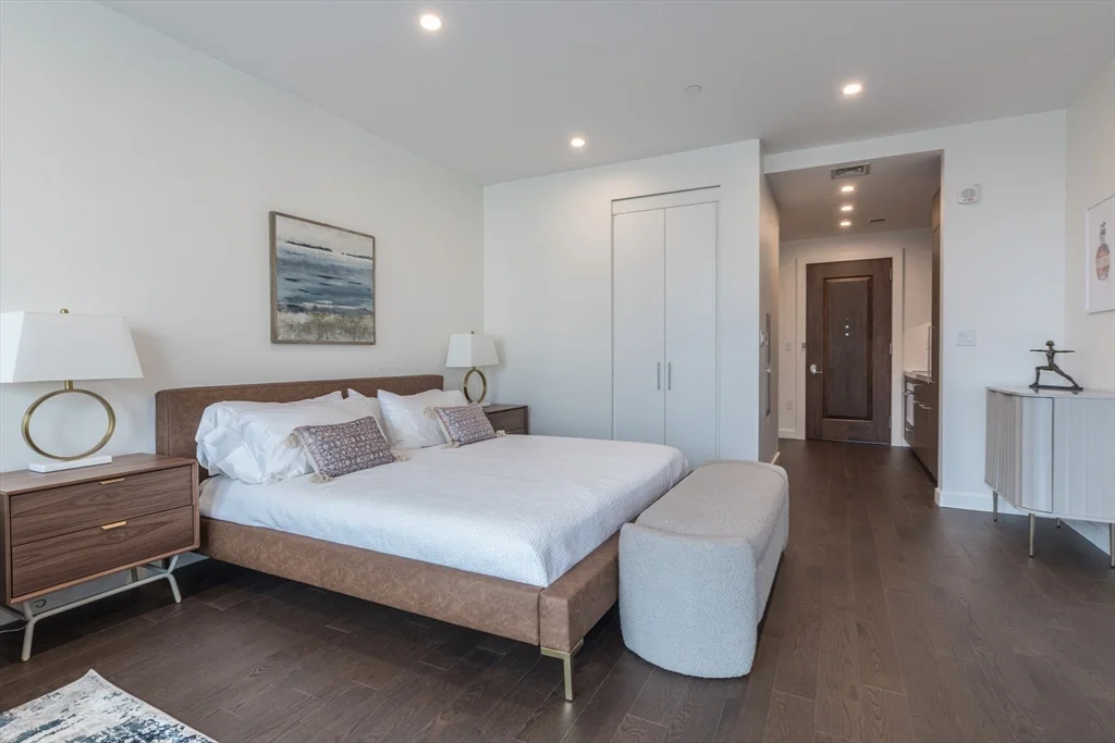 40 Trinity Pl, Back Bay