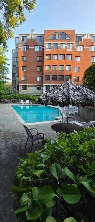 200 Ledgewood Dr, Stoneham