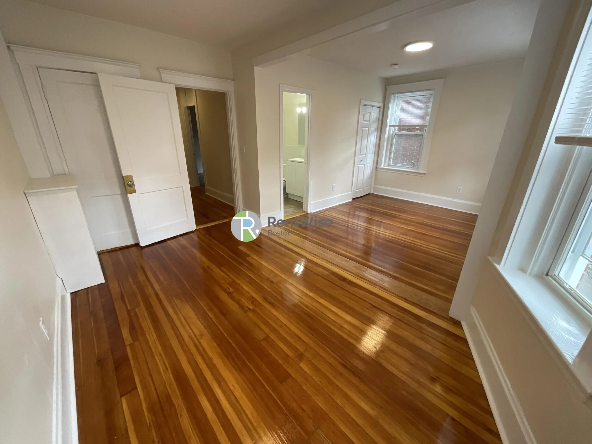 6 Barrows St, Allston