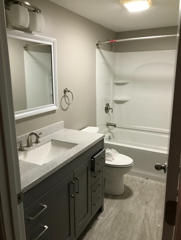 517 Mckinstry Ave, Chicopee