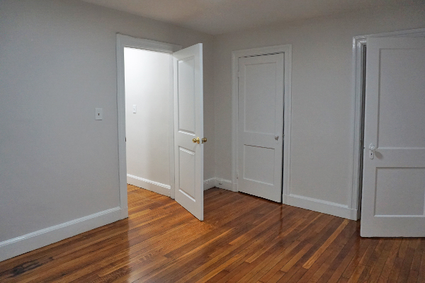 95 Adams St, South Side