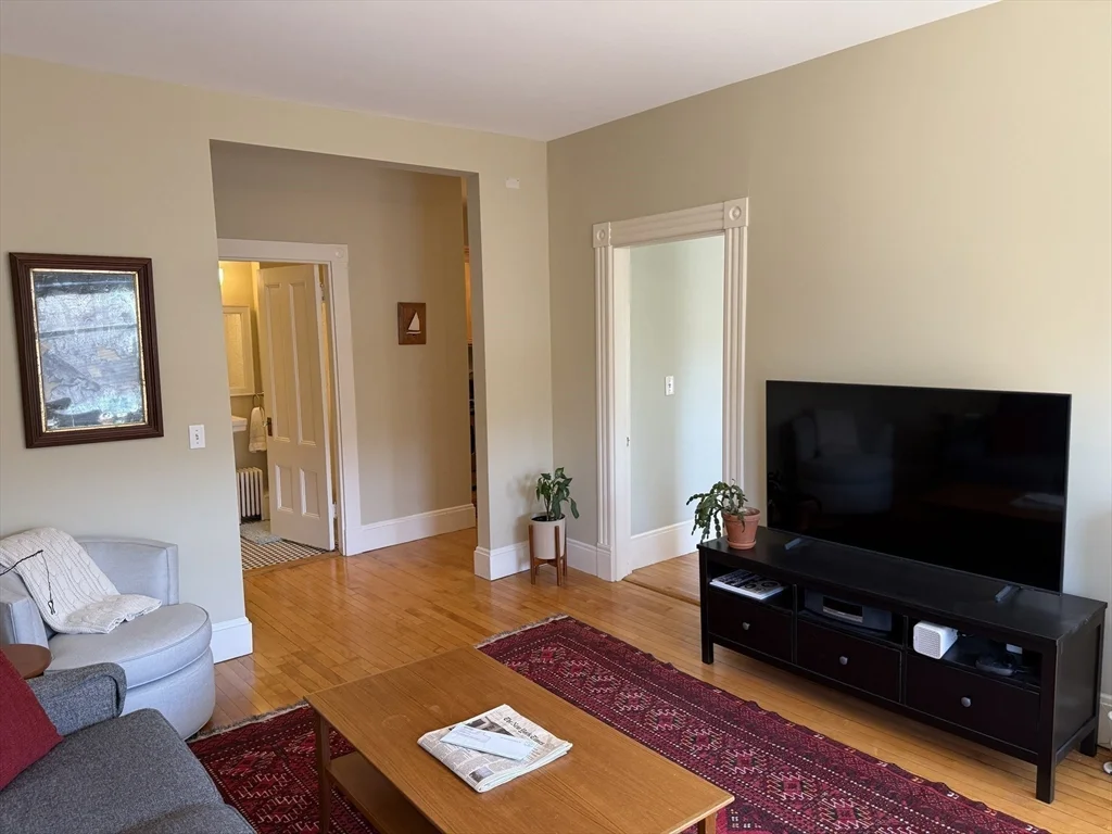 128 Magazine St, Cambridgeport