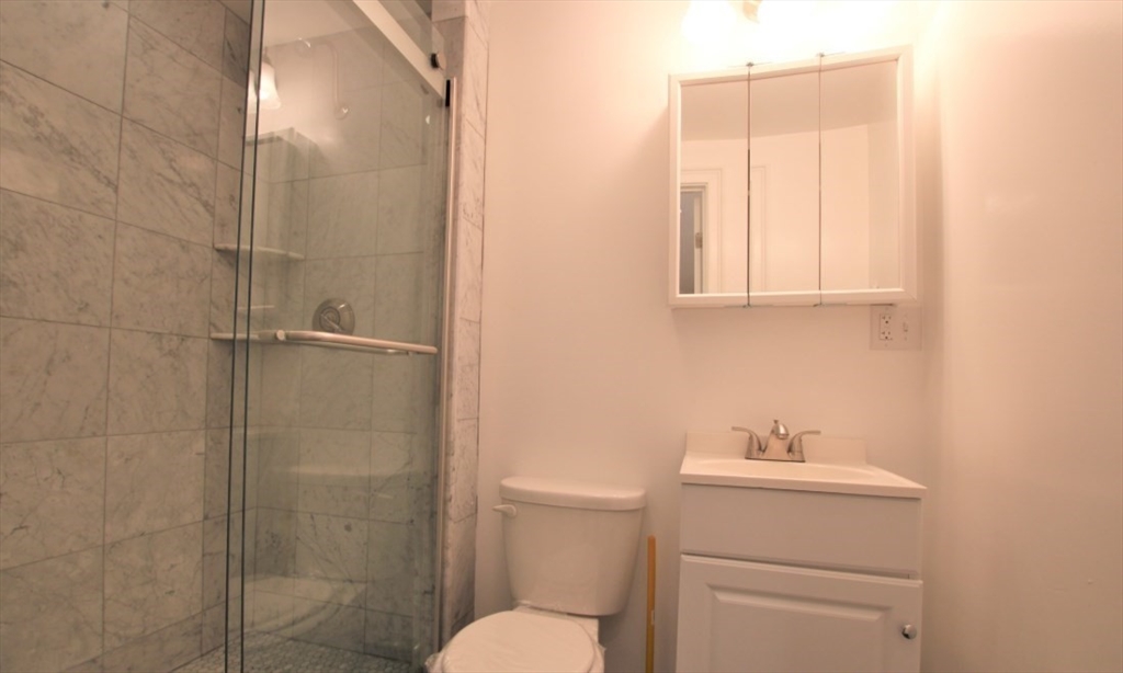 270 Newbury St, Back Bay