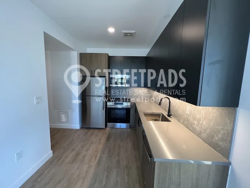 199 Gardner St, West Roxbury