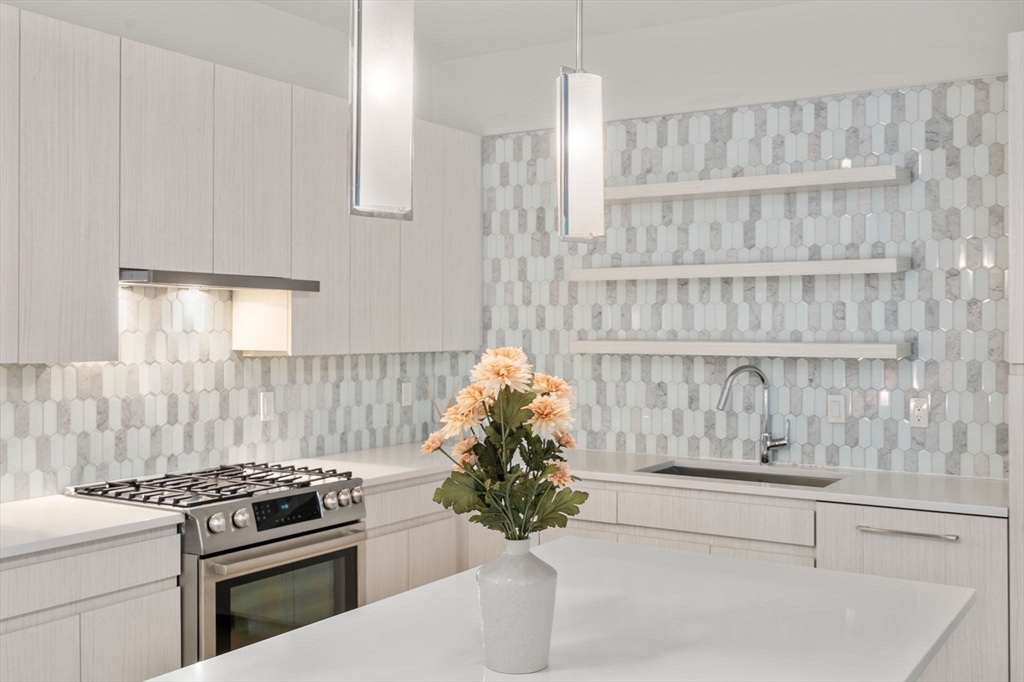 45 W 3rd St, South Boston