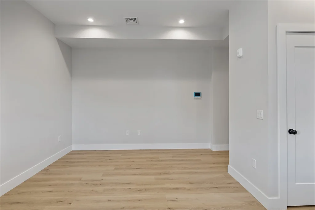 186 Bedford, Lexington