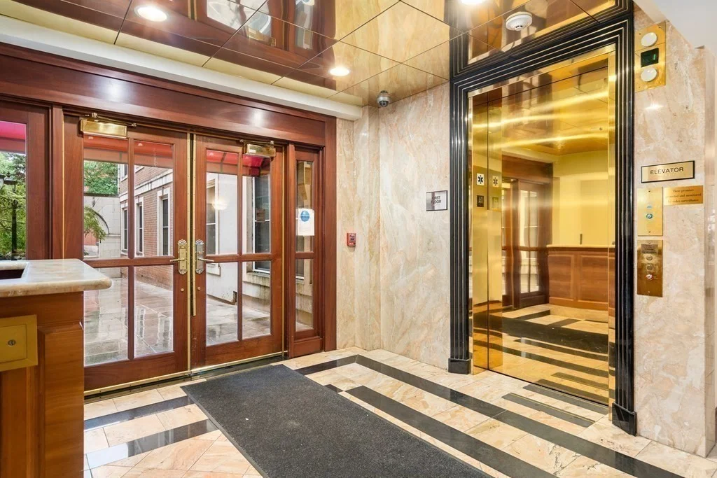 2440 Massachusetts Ave, North Cambridge