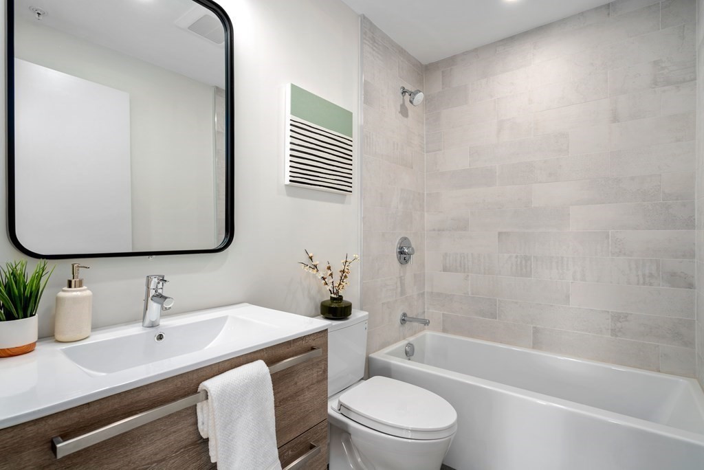 211 Condor St, East Boston