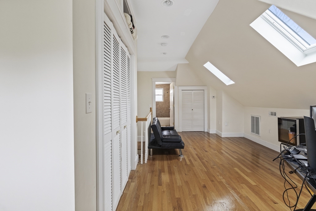 9-11 Clifford St, Hyde Park