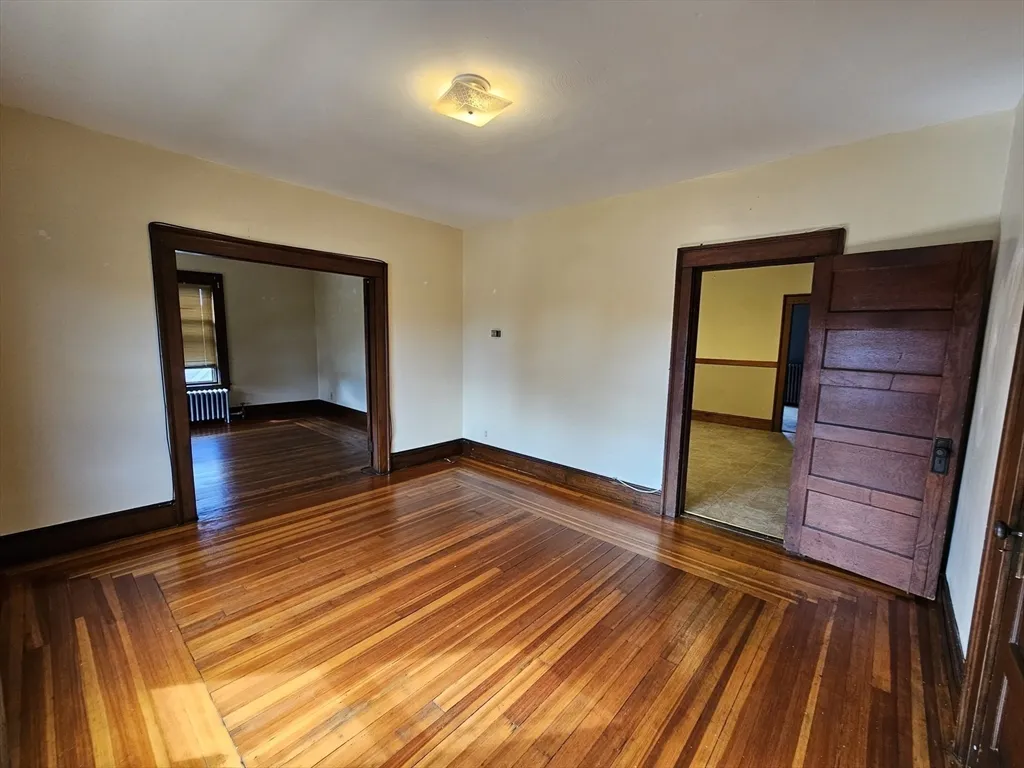 30 Bemis St, Chicopee