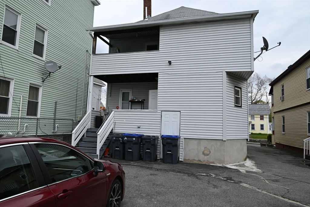65 Lowell St, Methuen