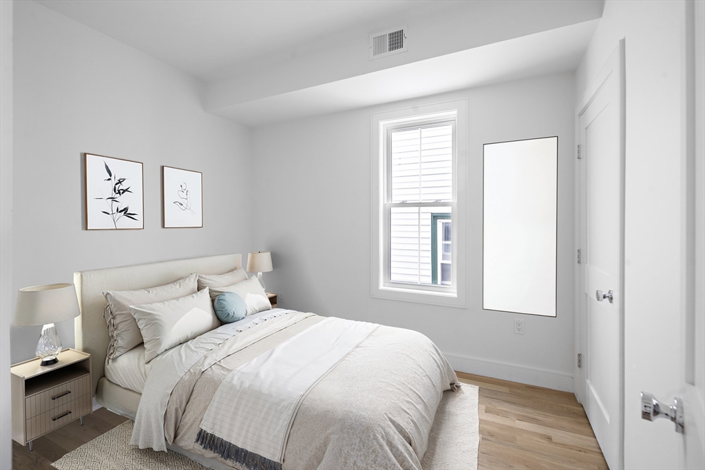 298 Maverick St, East Boston