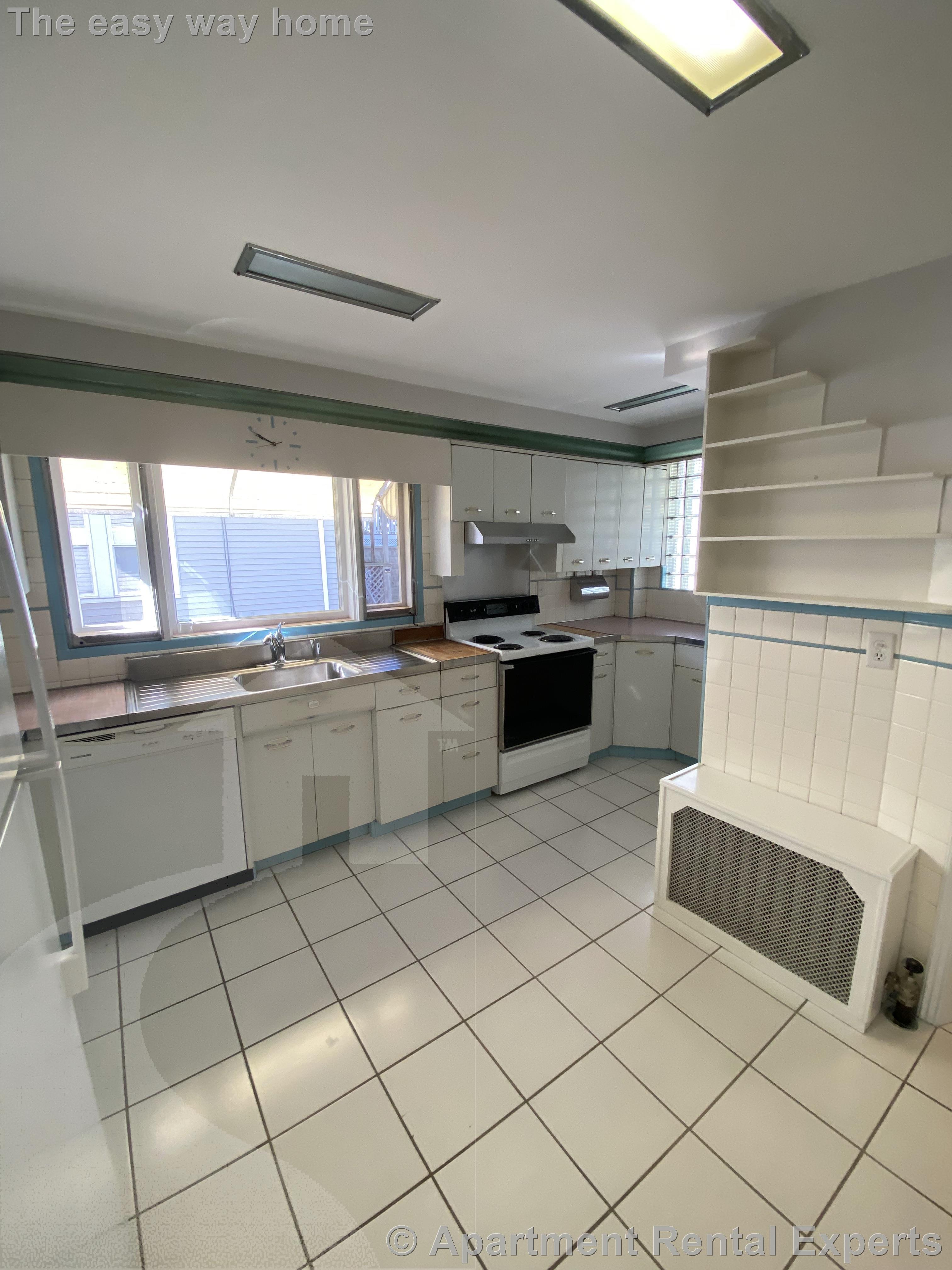 16 Alexander Ave, Medford Square