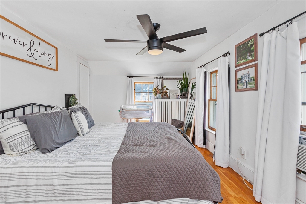 1079 Shirley St, Point Shirley