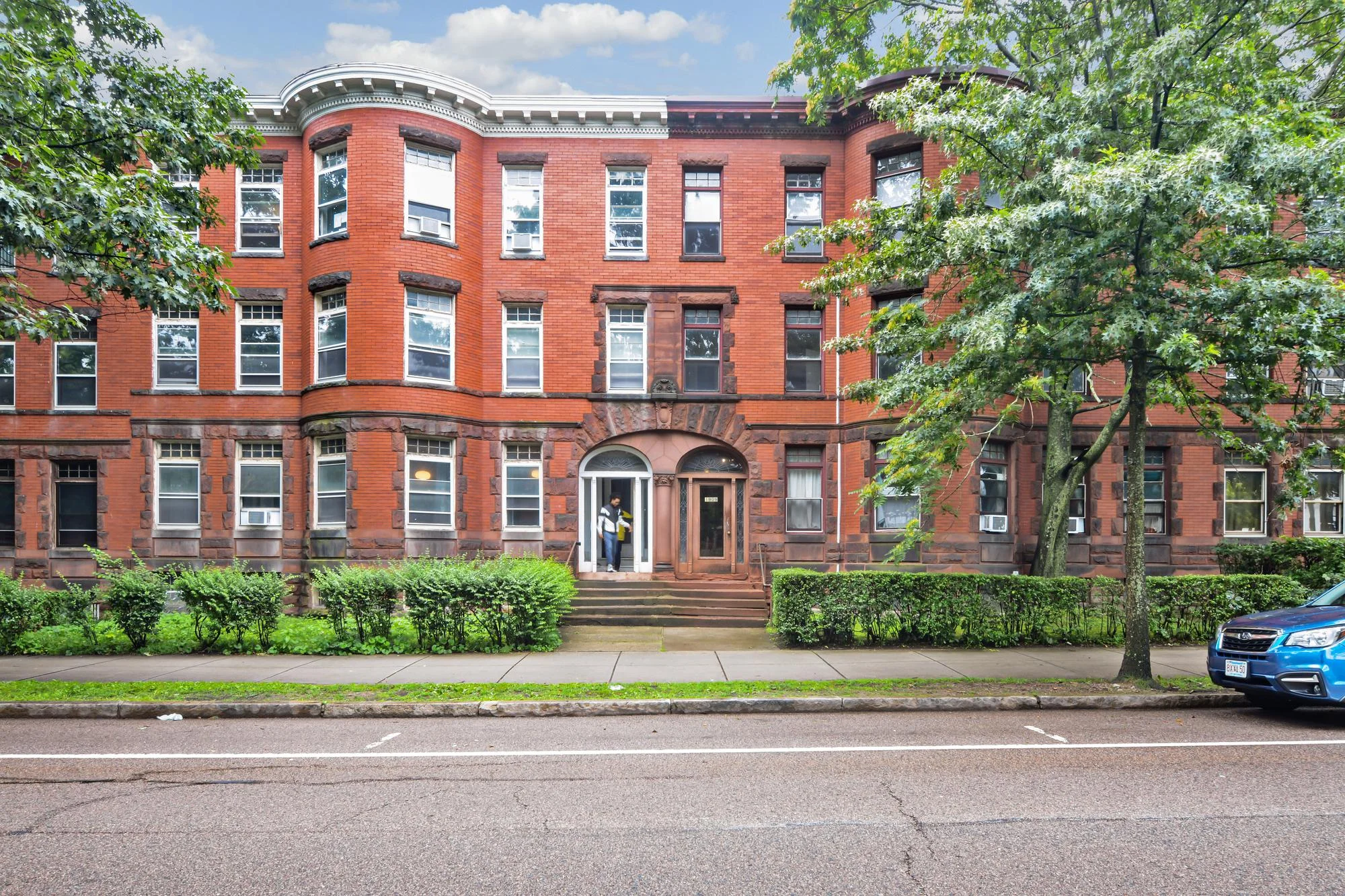1905 Beacon St, Brookline