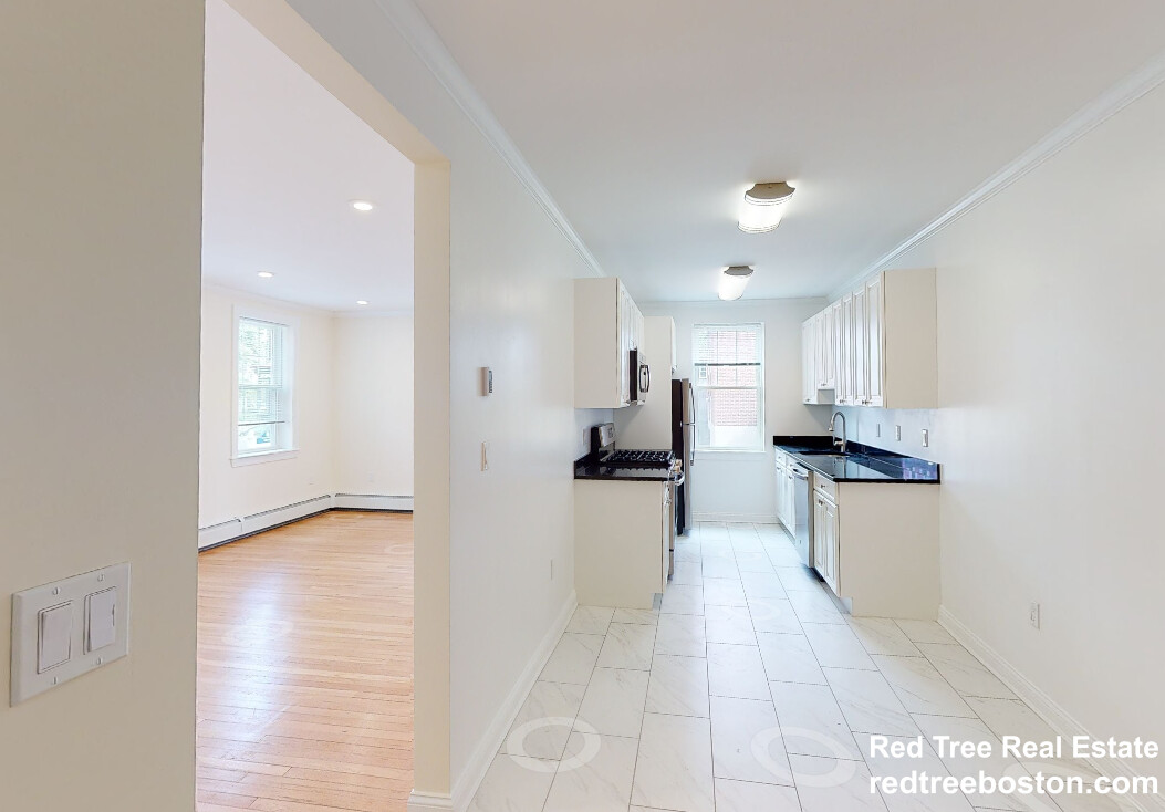 34 Harris St, Coolidge Corner