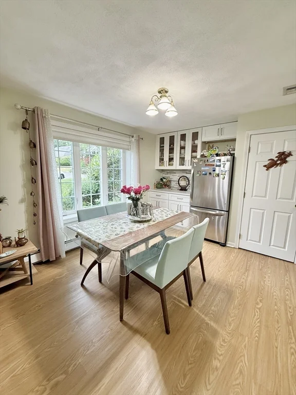 25 Homeward Ln, Natick