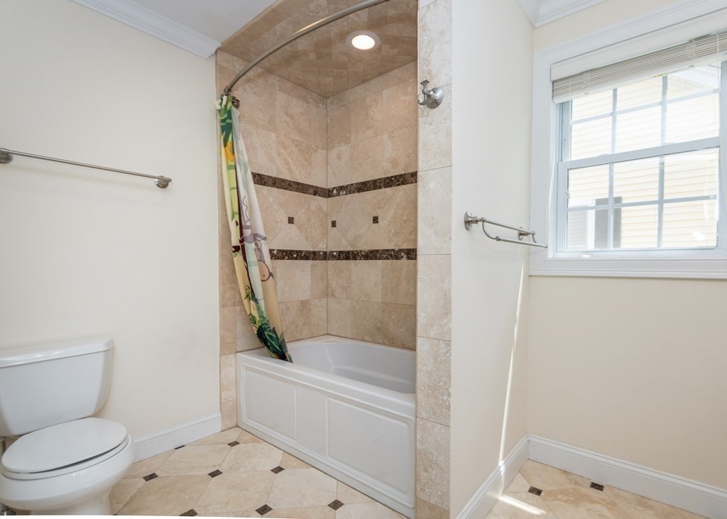 67 Trimount Ave, Waltham